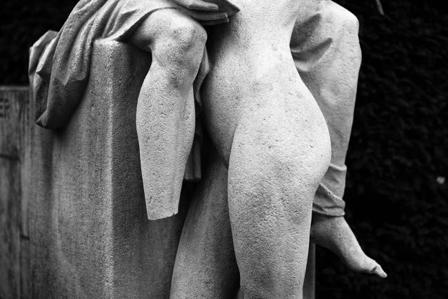 sculpture photography black and white