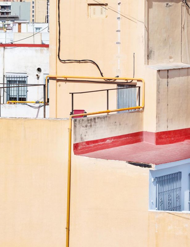 Abstrakte Fotografie mit einer speziellen Komposition der Farben und Formen in Alicante Spanien