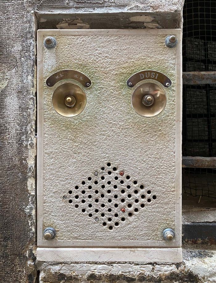 Künstlerische Fotografie fotografiert in Venedig mit Fokus auf Licht, Abstraktion, venezianischer Architektur, fotografiert von Mick Morley