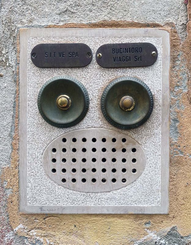 Künstlerische Fotografie fotografiert in Venedig mit Fokus auf Licht, Abstraktion, venezianischer Architektur, fotografiert von Mick Morley